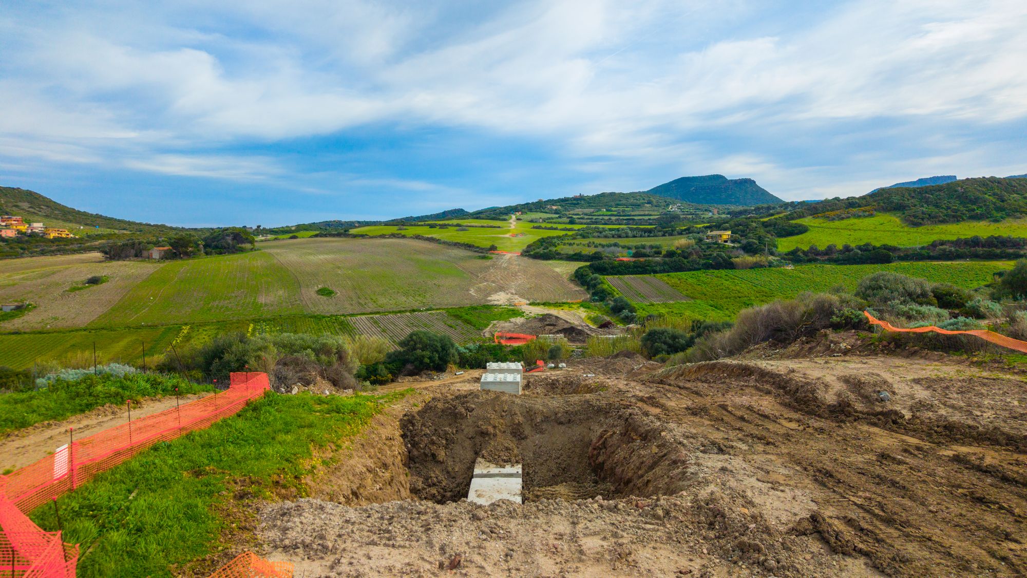 Vista aerea di un cantiere SAPI nel territorio sardo