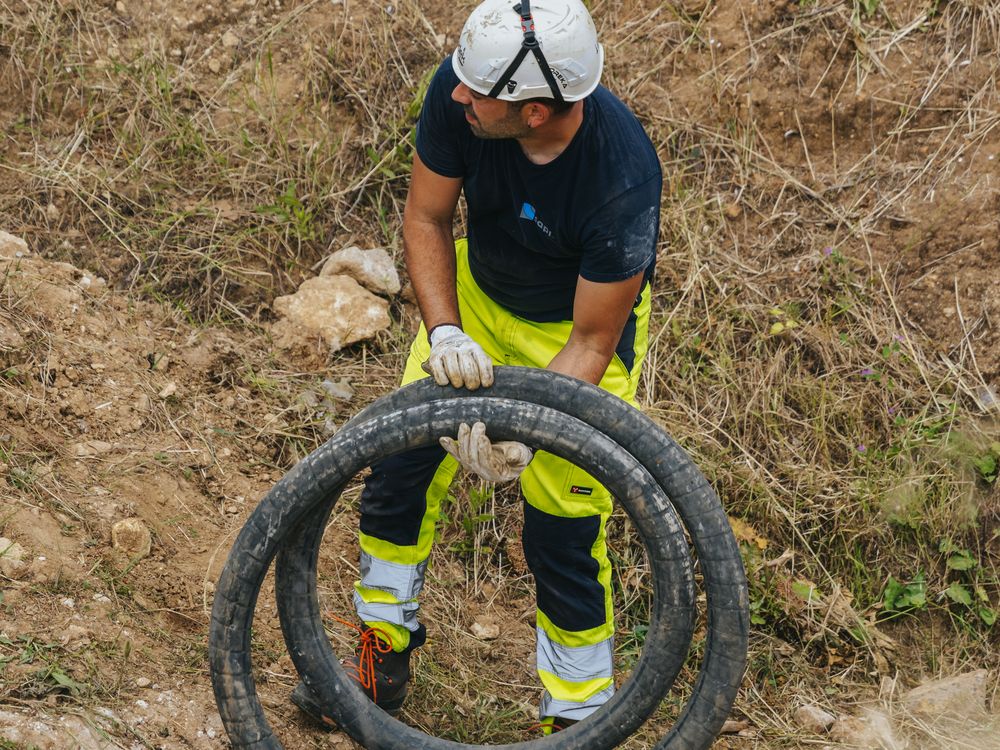 Operatore SAPI al lavoro su una rete interrata
